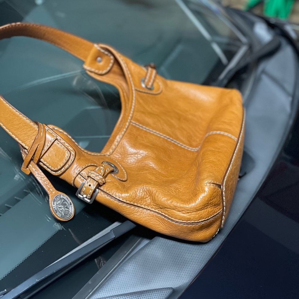 Michael Kors vintage camel handbag - Picture 3 of 16